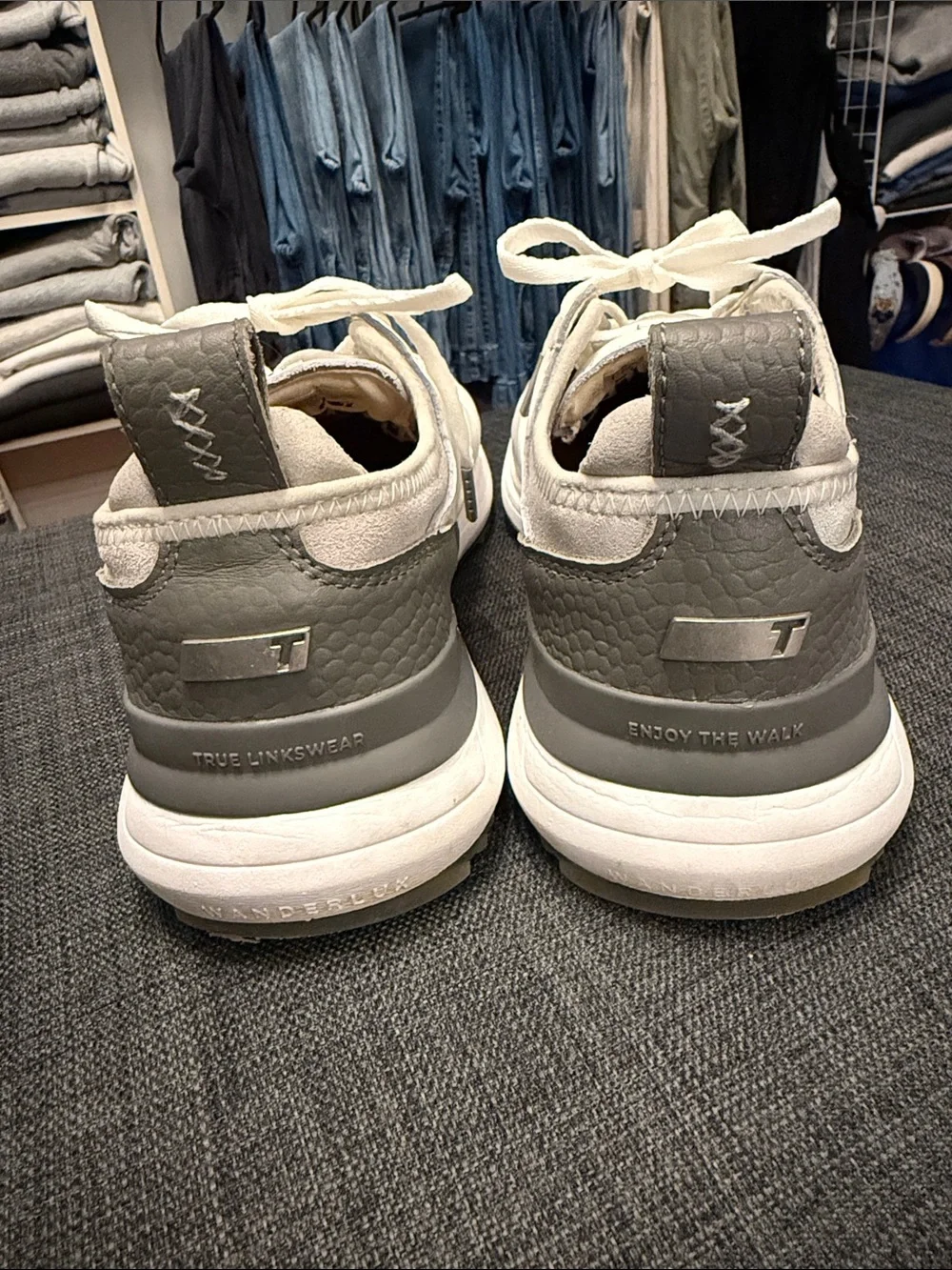 White Men’s Leather Lace-Up Golf Shoes